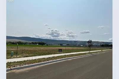 10607 Greg Ln, Island City, OR 97850 - Photo 1