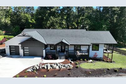 1150 Holly Ave, Cottage Grove, OR 97424 - Photo 1