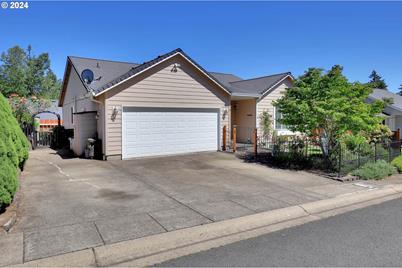 205 Buttercup Loop, Cottage Grove, OR 97424 - Photo 1