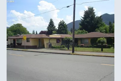 48074 E 1st St, Oakridge, OR 97463 - Photo 1
