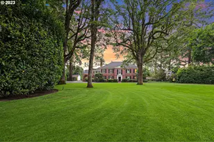 12334 S Edgecliff Rd, Portland, OR 97219 - Photo 1