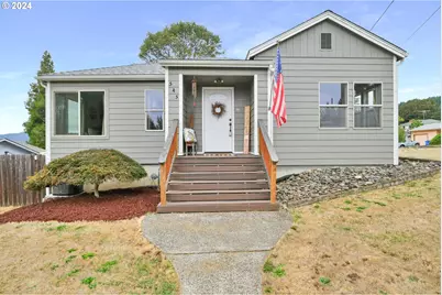 545 N Willamette St, Sutherlin, OR 97479 - Photo 1