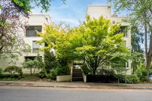 1931 NW Hoyt St, Portland, OR 97209 - Photo 1