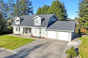 925 3rd St, Brookings, OR 97415 - Photo 1