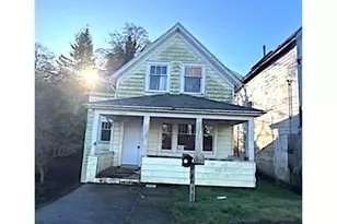 1741 Franklin Ave, Astoria, OR 97103 - Photo 1