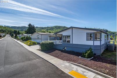 5 Mary Ann Ln, Roseburg, OR 97470 - Photo 1