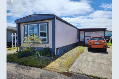 1000 N 8th St, Reedsport, OR 97467 - Photo 1