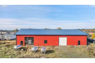 200 Running Dogs Ln, Saint Helens, OR 97051 - Photo 1