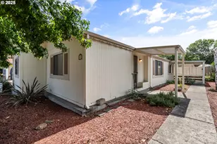 4624 S Pacific Hwy, Phoenix, OR 97535 - Photo 1