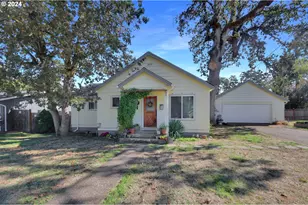 334 N 8th St, Cottage Grove, OR 97424 - Photo 1