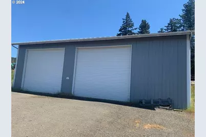 347 Myrtle St, Sutherlin, OR 97479 - Photo 1