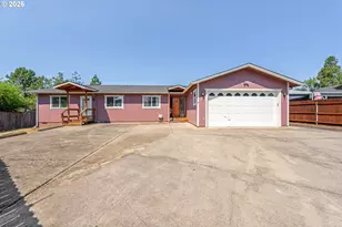190 NE Lombardy Dr, Roseburg, OR 97470 - Photo 1