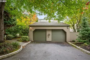 549 N Tomahawk Island Dr, Portland, OR 97217 - Photo 1