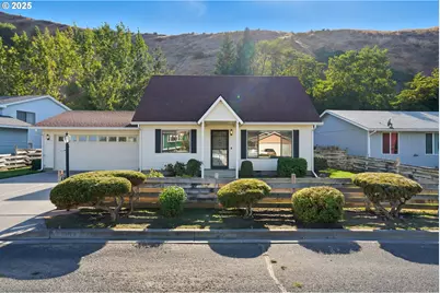 183 S Andrea St, Milton-Freewater, OR 97862 - Photo 1