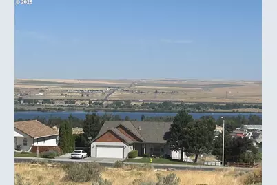 25 Roosevelt Ave #12, Umatilla, OR 97882 - Photo 1