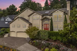 9004 SW Lancelot Ln, Portland, OR 97219 - Photo 1
