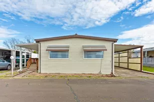 2901 E 2nd St, Newberg, OR 97132 - Photo 1