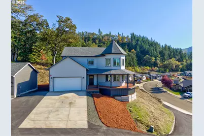 662 Brooks Loop, Sutherlin, OR 97479 - Photo 1