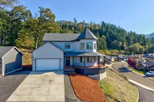 662 Brooks Loop, Sutherlin, OR 97479 - Photo 1