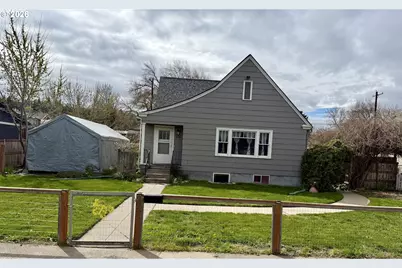 614 W 8th St, The Dalles, OR 97058 - Photo 1