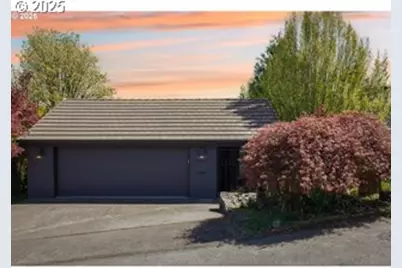 4260 SW McDonnell Ter, Portland, OR 97239 - Photo 1