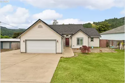 450 Alta Vista Ave, Drain, OR 97435 - Photo 1