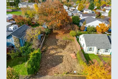9563 N Polk Ave, Portland, OR 97203 - Photo 1
