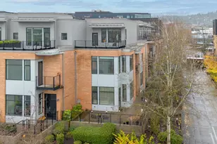 1684 NW Riverscape St, Portland, OR 97209 - Photo 1