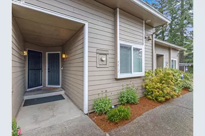 4612 SW Comus Pl #4D, Portland, OR 97219 - Photo 1