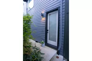 12071 SE Oak St, Portland, OR 97216 - Photo 1