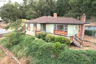 914 NW Hill Ave, Roseburg, OR 97471 - Photo 1