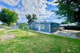 955 SW 10th St, Hermiston, OR 97838 - Photo 1