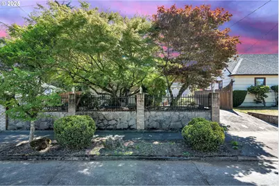 6404 N Omaha Ave, Portland, OR 97217 - Photo 1