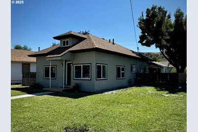 1279 Washington Ave, Baker City, OR 97814 - Photo 1