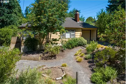 4131 SW Marigold St, Portland, OR 97219 - Photo 1