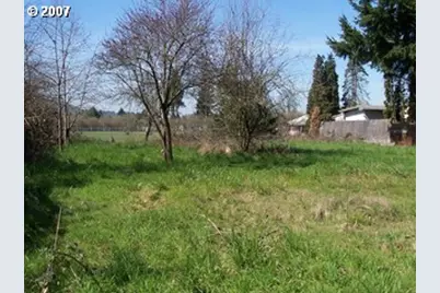 810 S 42nd St, Springfield, OR 97478 - Photo 1