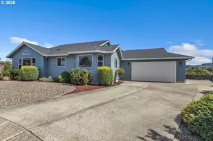 122 Lilly Ct, Sutherlin, OR 97479 - Photo 1