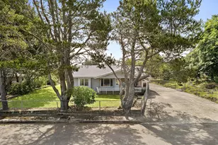 22 NW Cedar Ave, Warrenton, OR 97146 - Photo 1