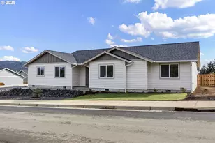 892 Fir Grove Ln, Sutherlin, OR 97479 - Photo 1
