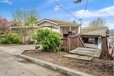 7040 SW Brier Pl, Portland, OR 97219 - Photo 1