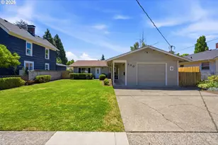 330 NW 12th St, McMinnville, OR 97128 - Photo 1