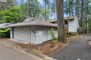 4258 Woodside Cir, Lake Oswego, OR 97035 - Photo 1