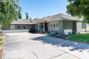 520 NE 6th St, Dufur, OR 97021 - Photo 1