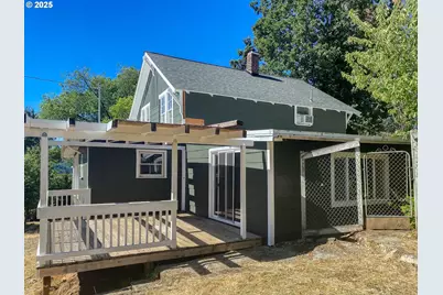 554 Cedar St, Sutherlin, OR 97479 - Photo 1