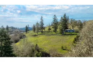 12080 N Umpqua Hwy, Roseburg, OR 97470 - Photo 1