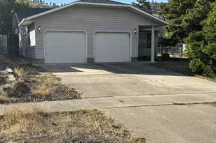 204 3rd St, La Grande, OR 97850 - Photo 1