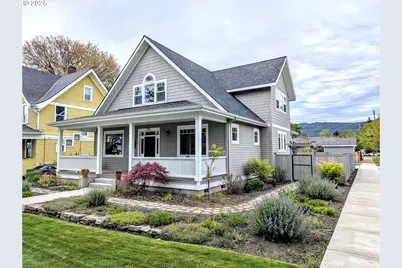 702 O Ave, La Grande, OR 97850 - Photo 1