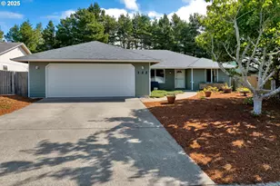 122 Park Village Loop, Florence, OR 97439 - Photo 1