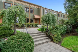 2025 SE Caruthers St, Portland, OR 97214 - Photo 1