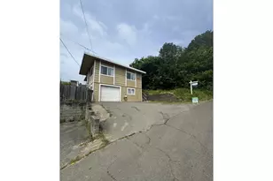 521 N Birch St, Coquille, OR 97423 - Photo 1